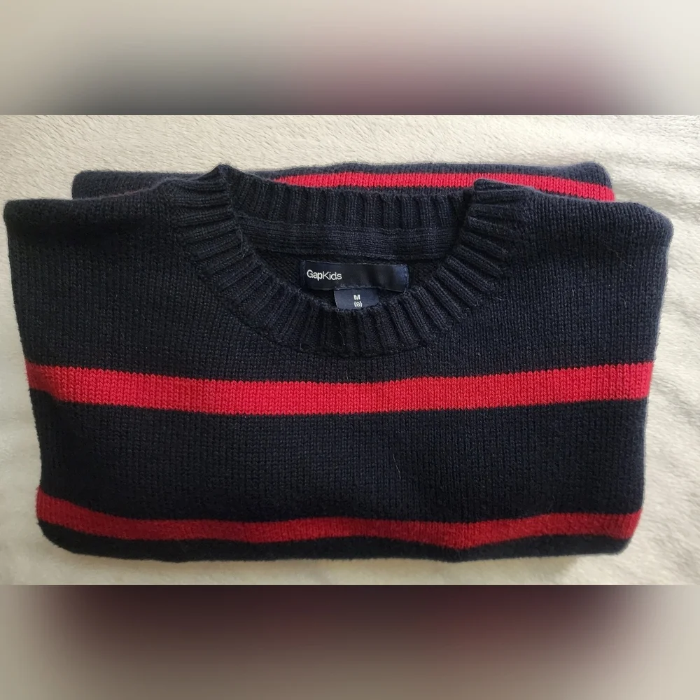 Like New GAP KIDS Sweater Size 8 Navy Blue & Dark Red Stripes. Non smoking home.